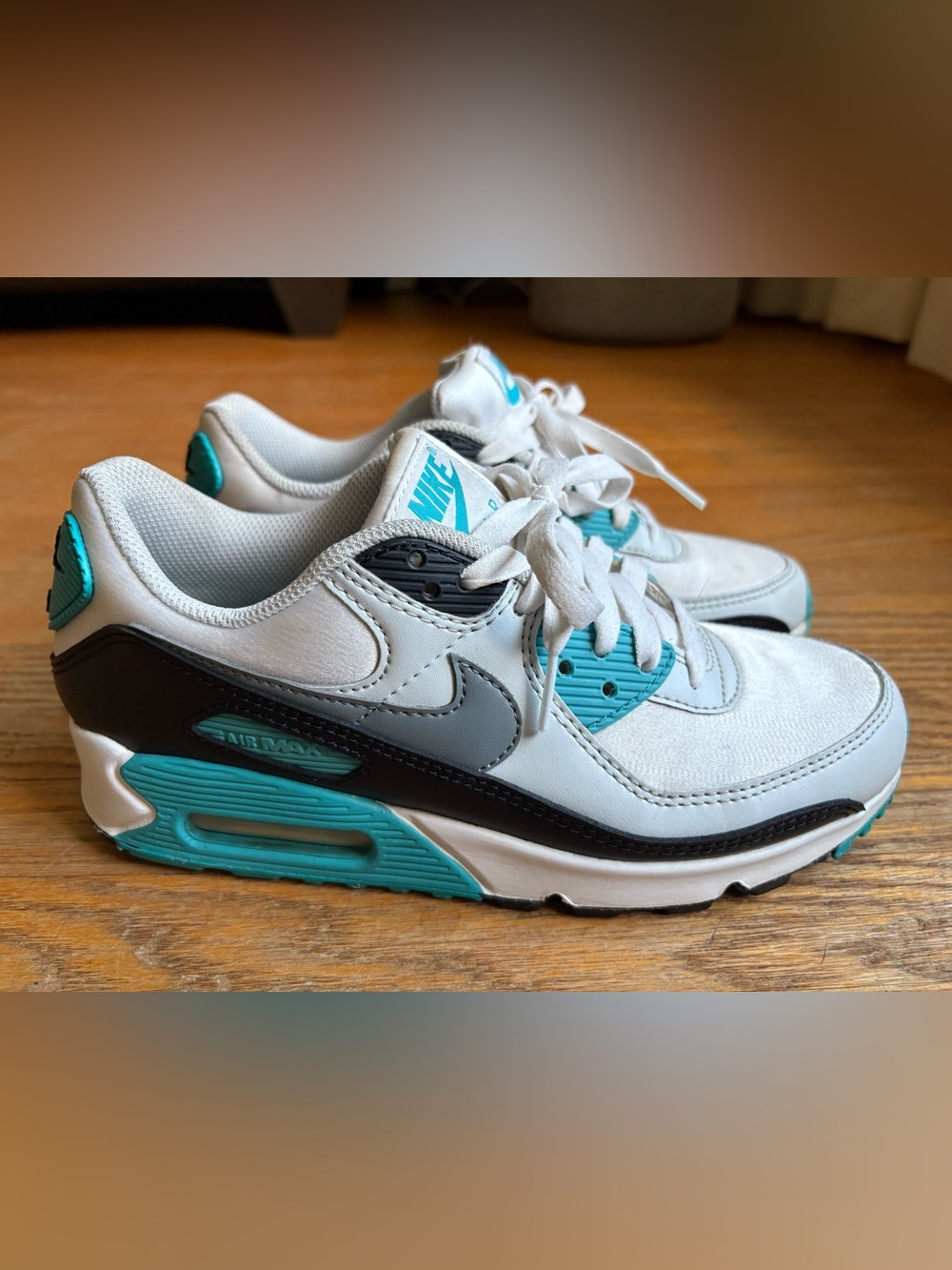 Nike Air Max 90 in White, Black & Teal size 7.5
